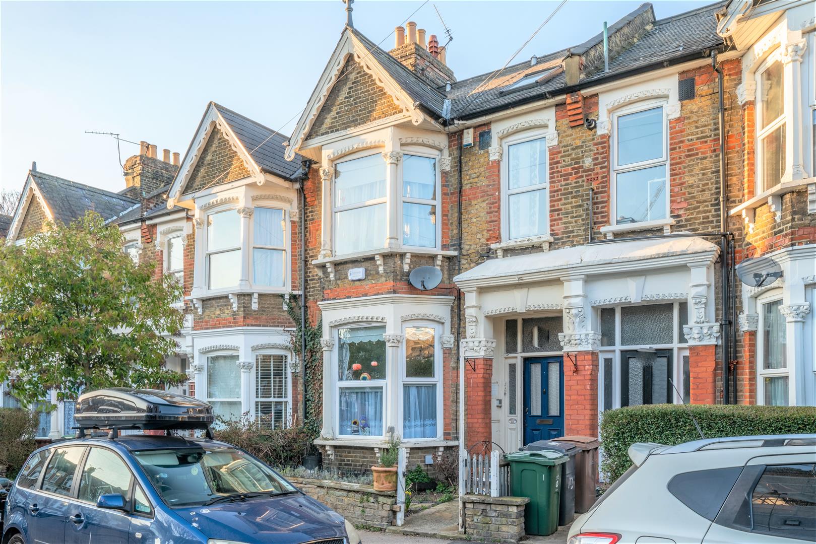 Cleveland Park Crescent, London Prestige & Village